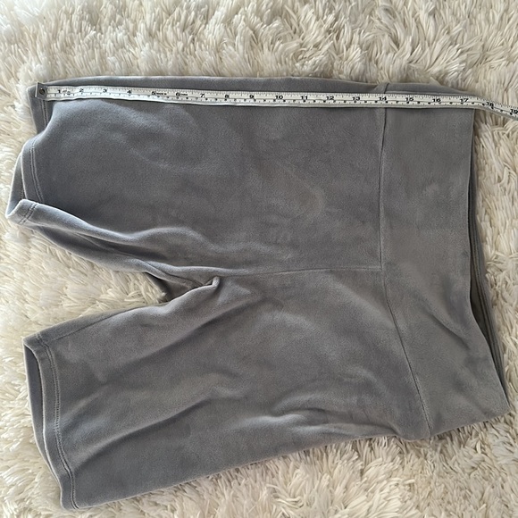 Two piece set - Picture 3 of 7